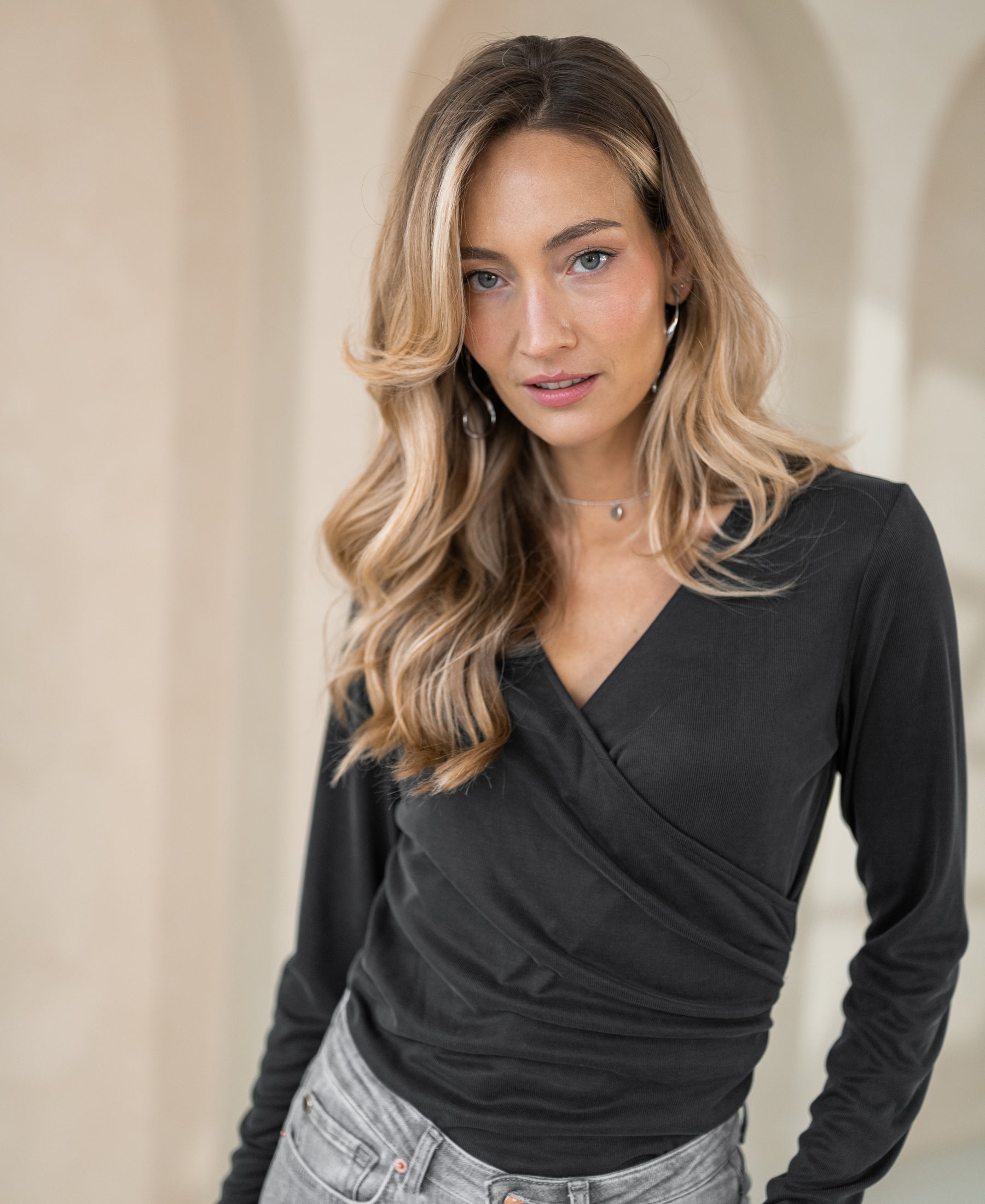 Skip top LA CHARLIZE Holzkohle