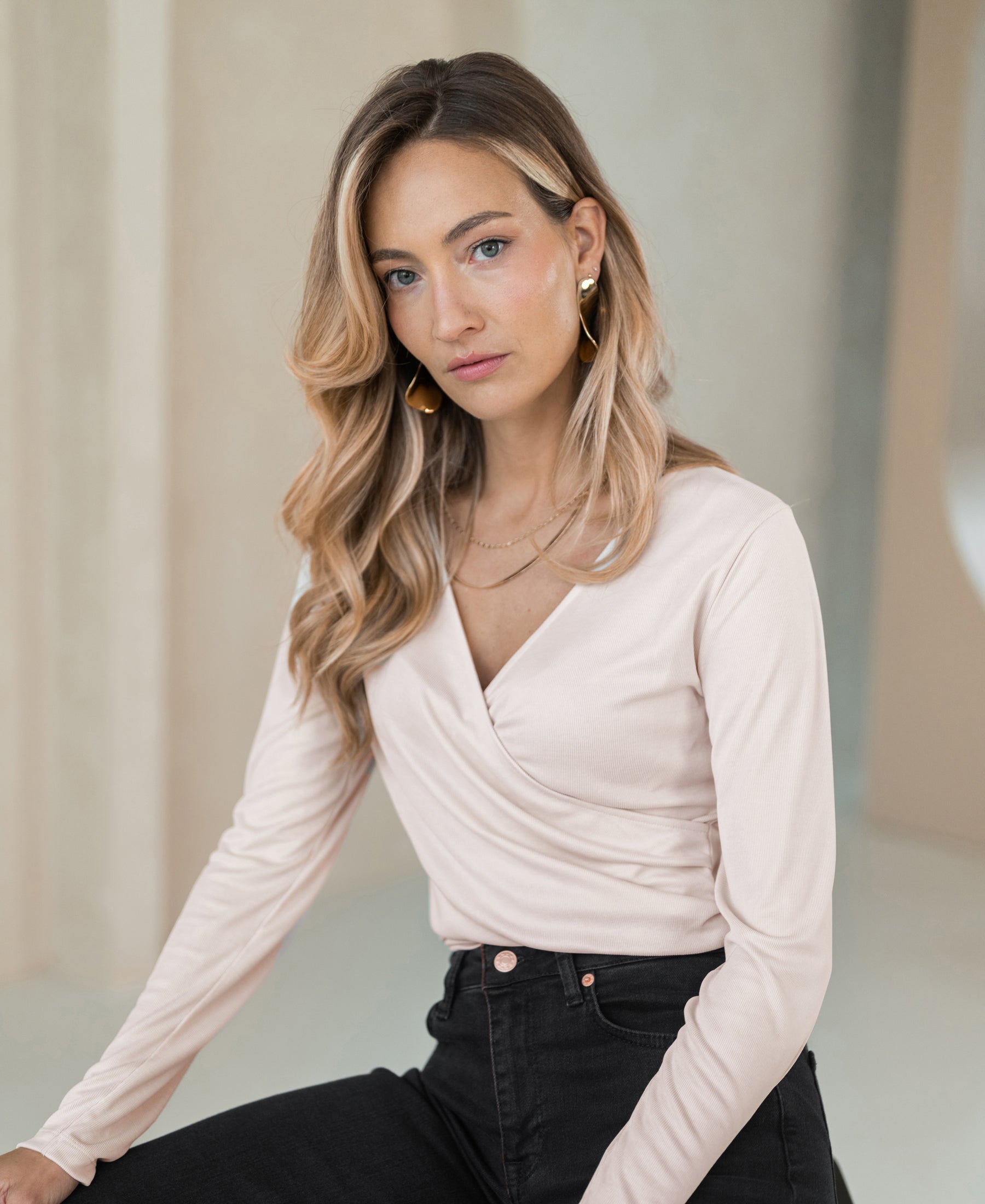 Nach oben springen LA CHARLIZE Champagner