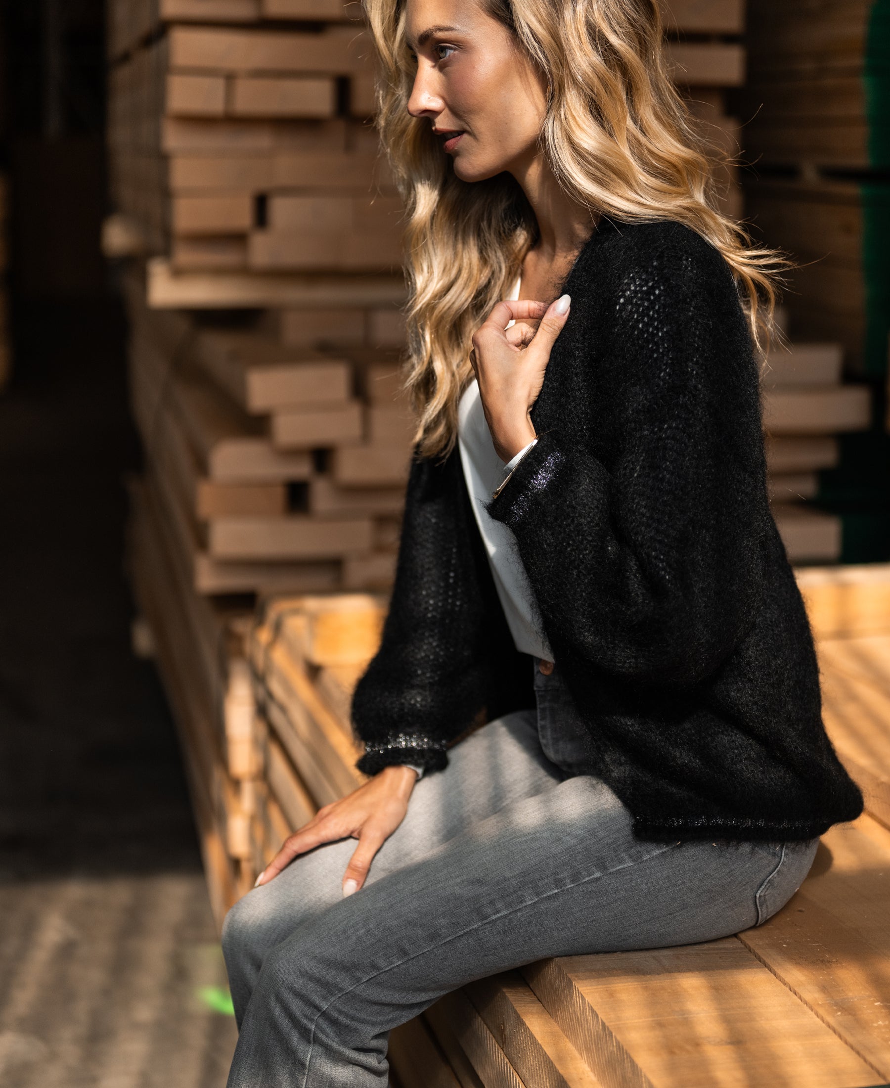 Flauschige Strickjacke LA CHERIE Schwarz