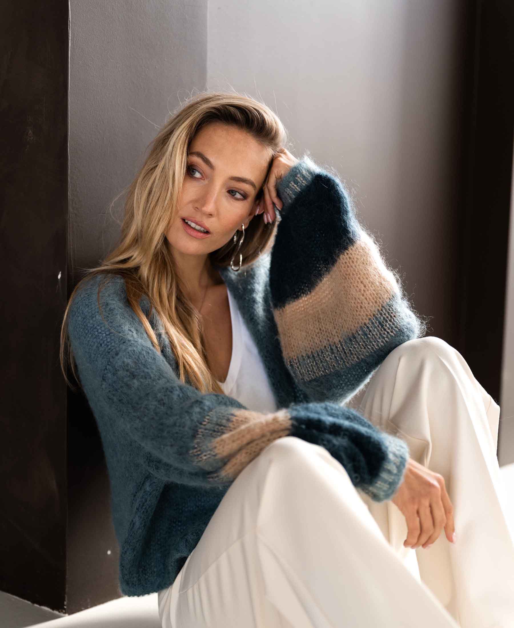 Flauschige Strickjacke LA BONBON Mist grün