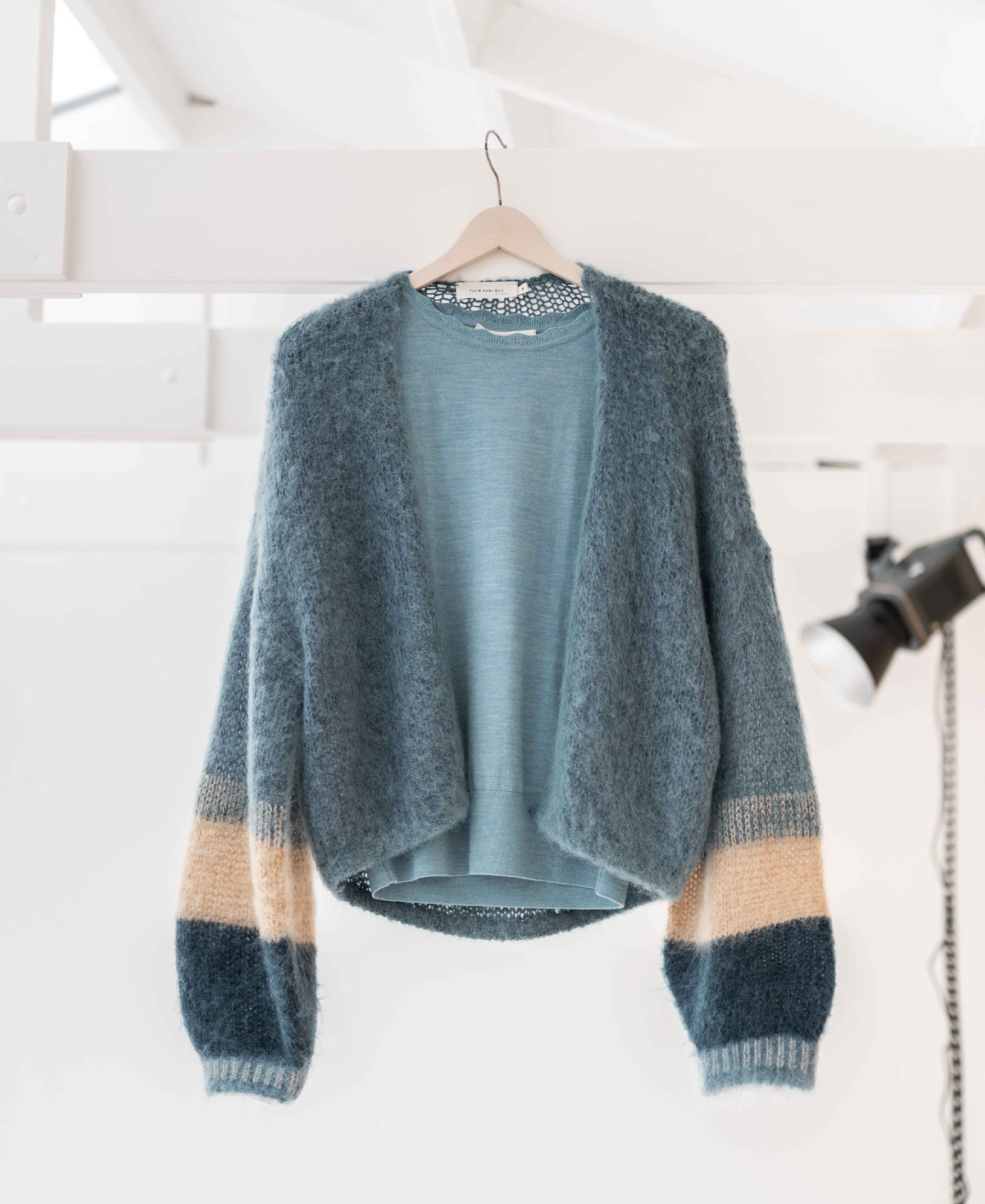 Flauschige Strickjacke LA BONBON Mist grün