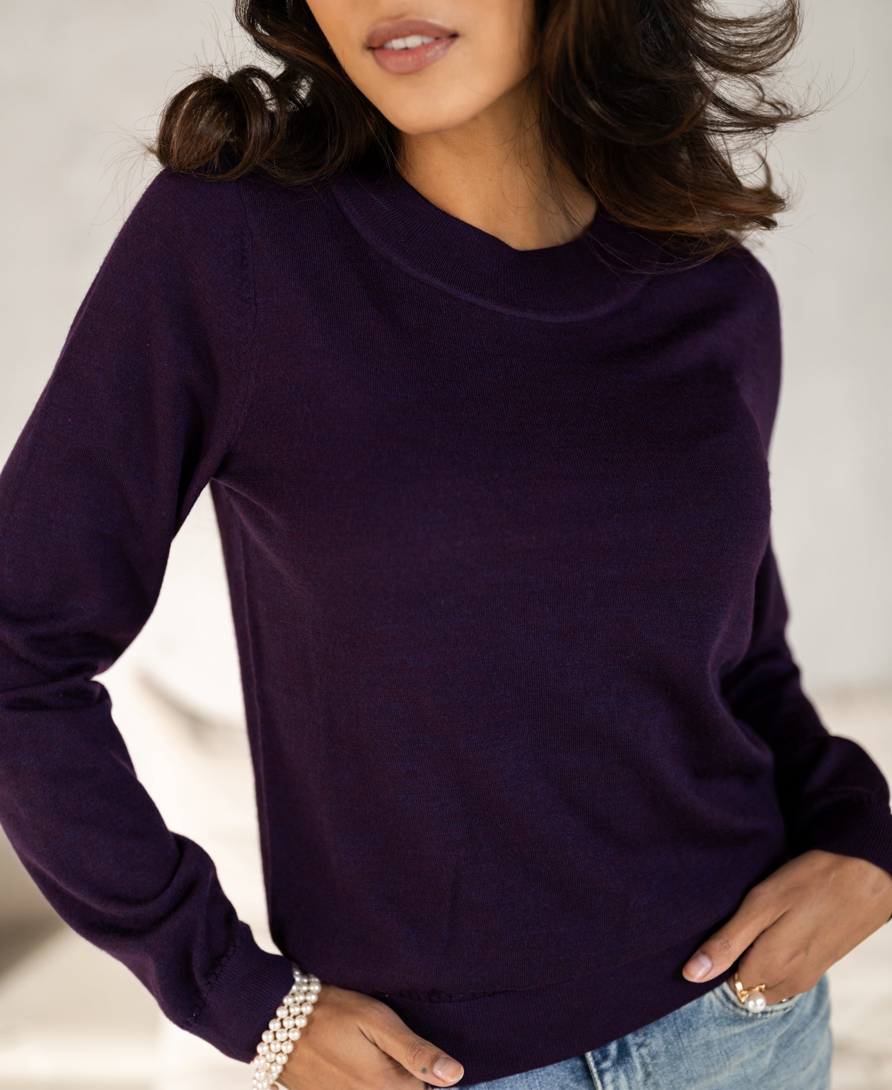 Merinopullover LA GIGI in Dunkelviolett