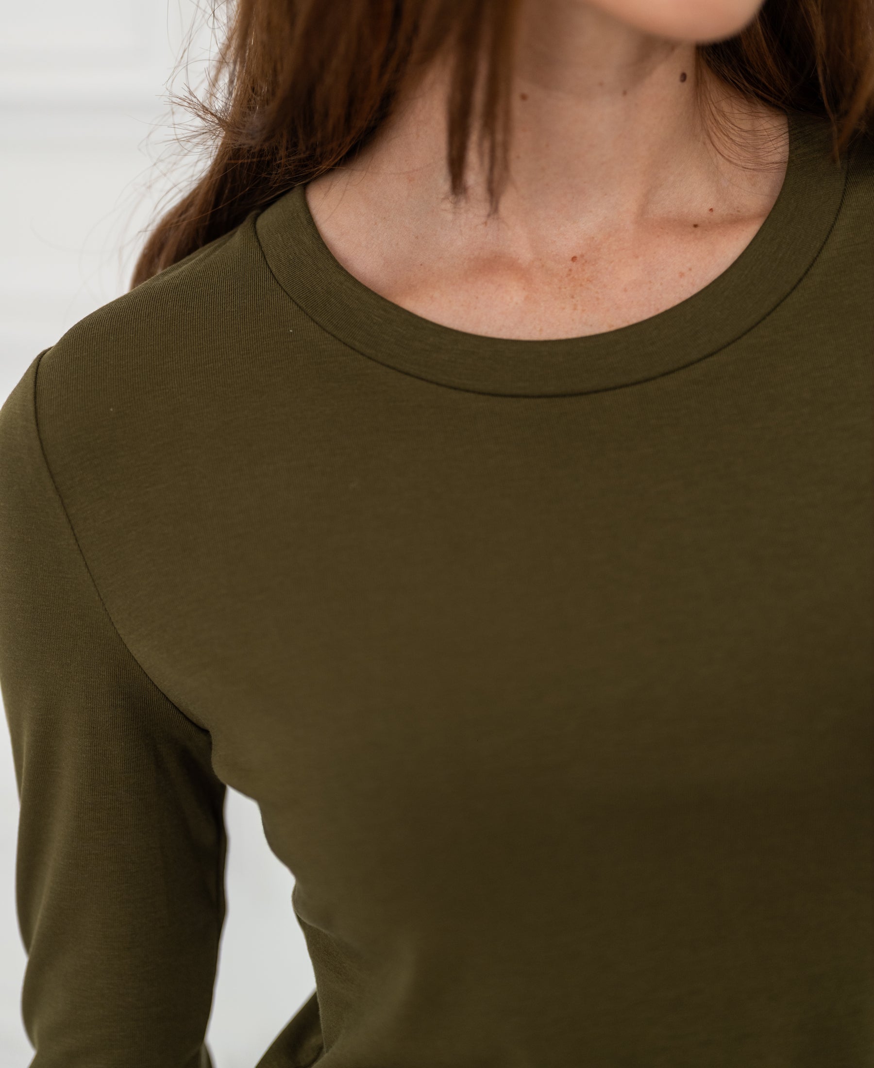 Luxus-Langarmshirt LA JANE Olivgrün