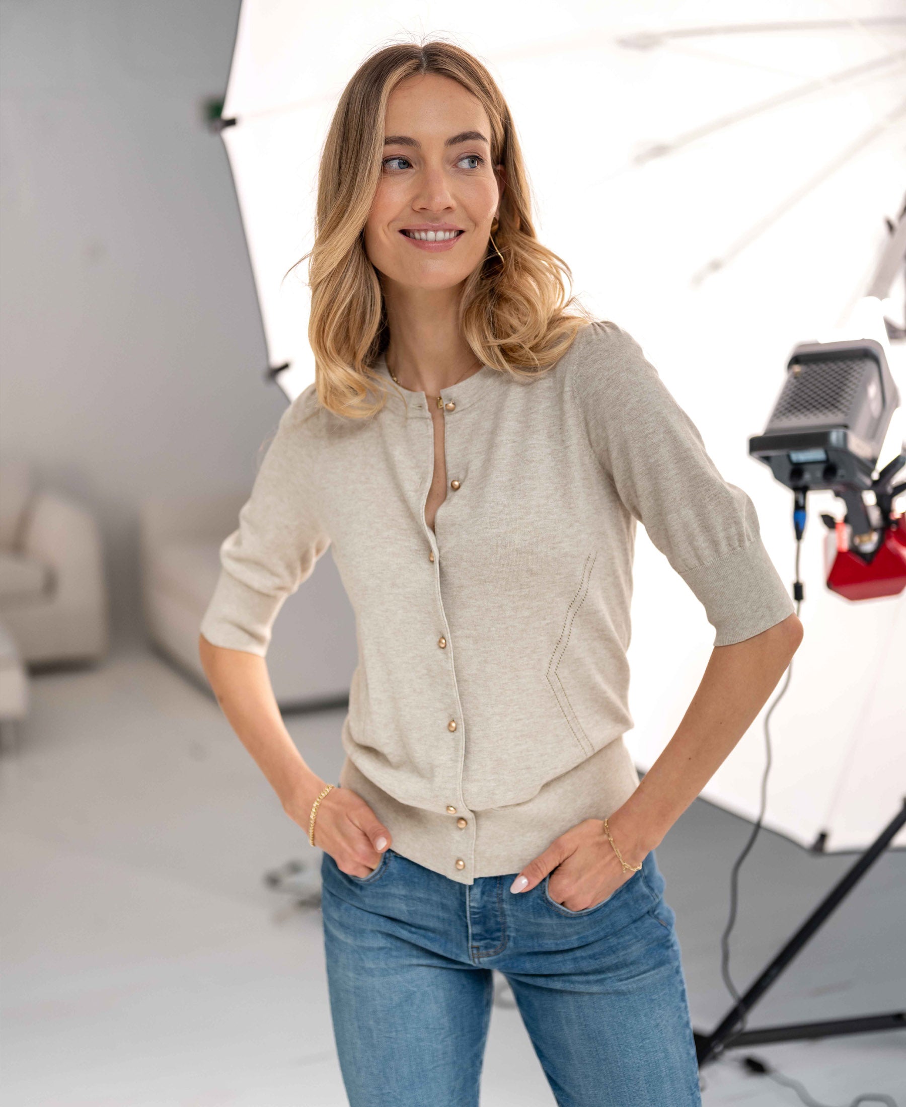 Strickjacke ADELINE in Sand - Gold