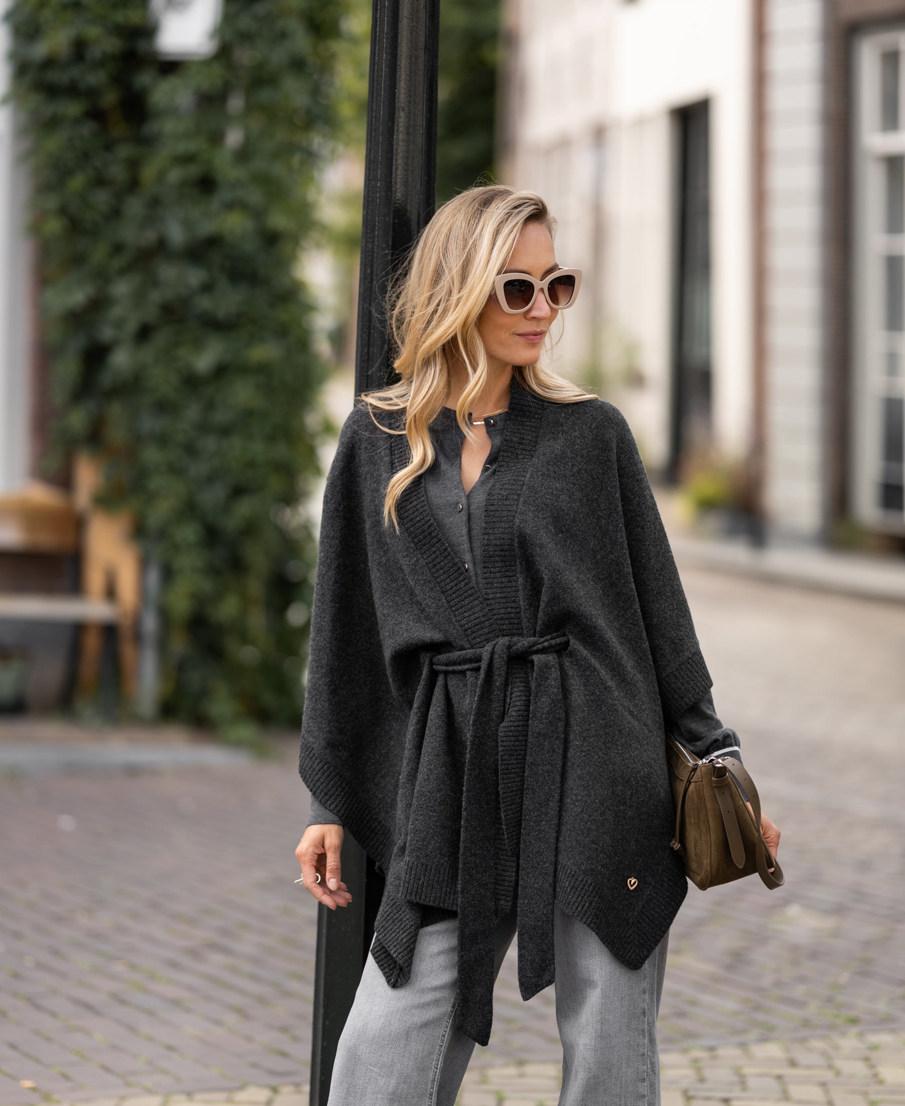 Merinowollen LA PONCHO Charcoal