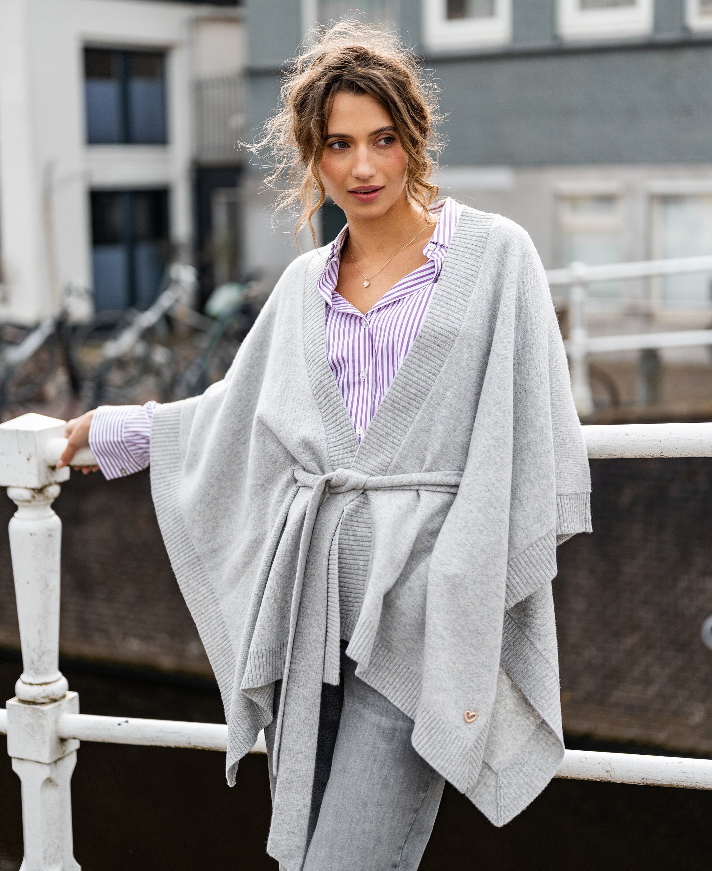 Merino wool LA PONCHO Silver gray