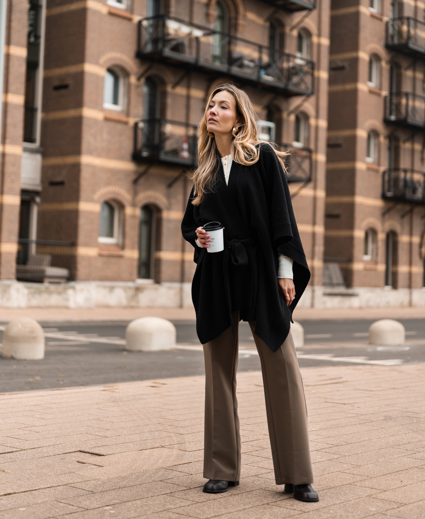 Merino wool LA PONCHO Black