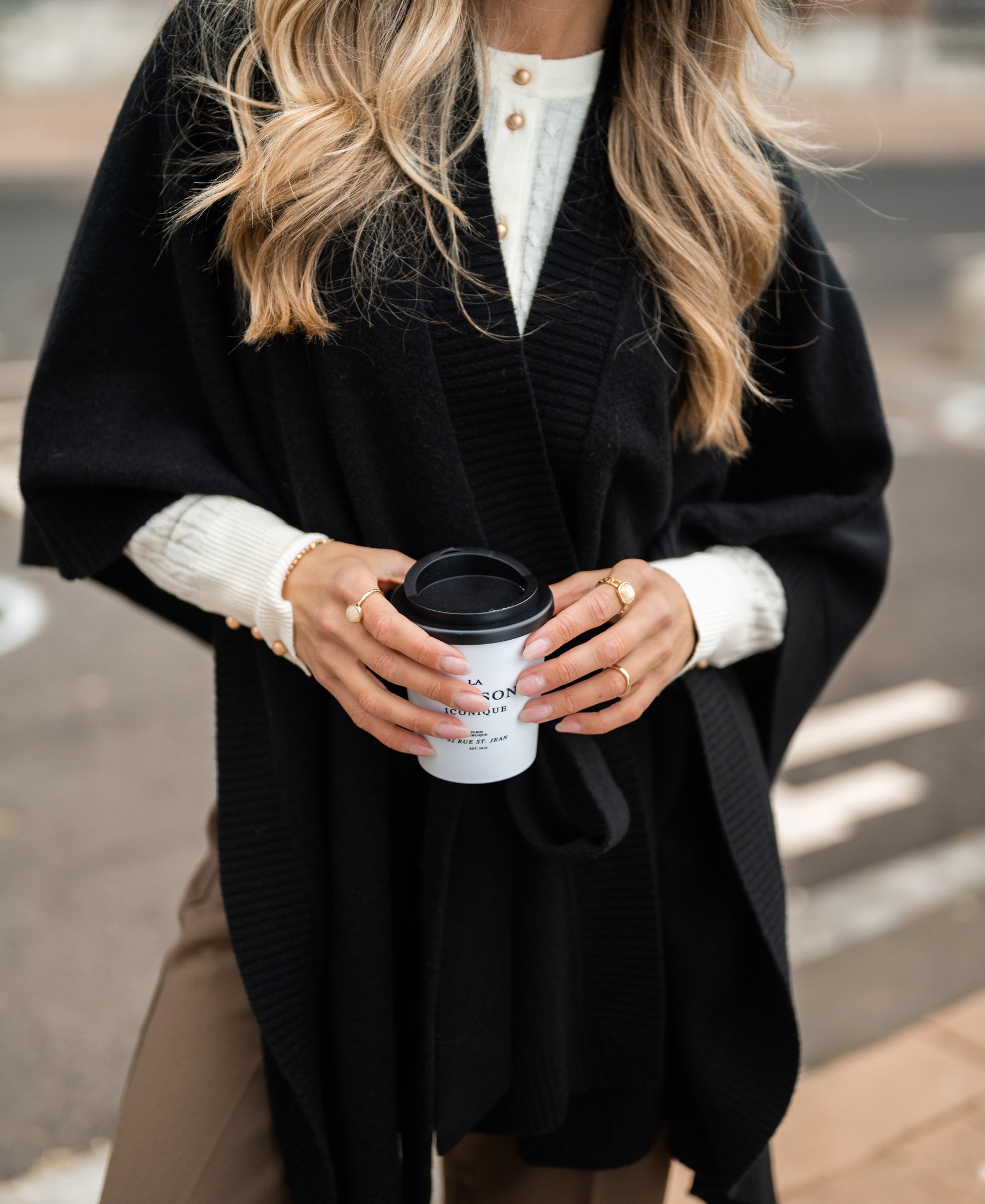 Merino wool LA PONCHO Black