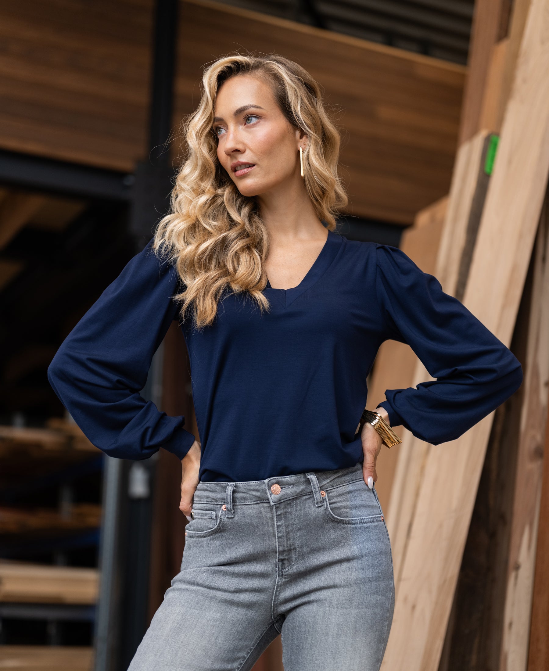 V-hals top LA LIANA Donkerblauw