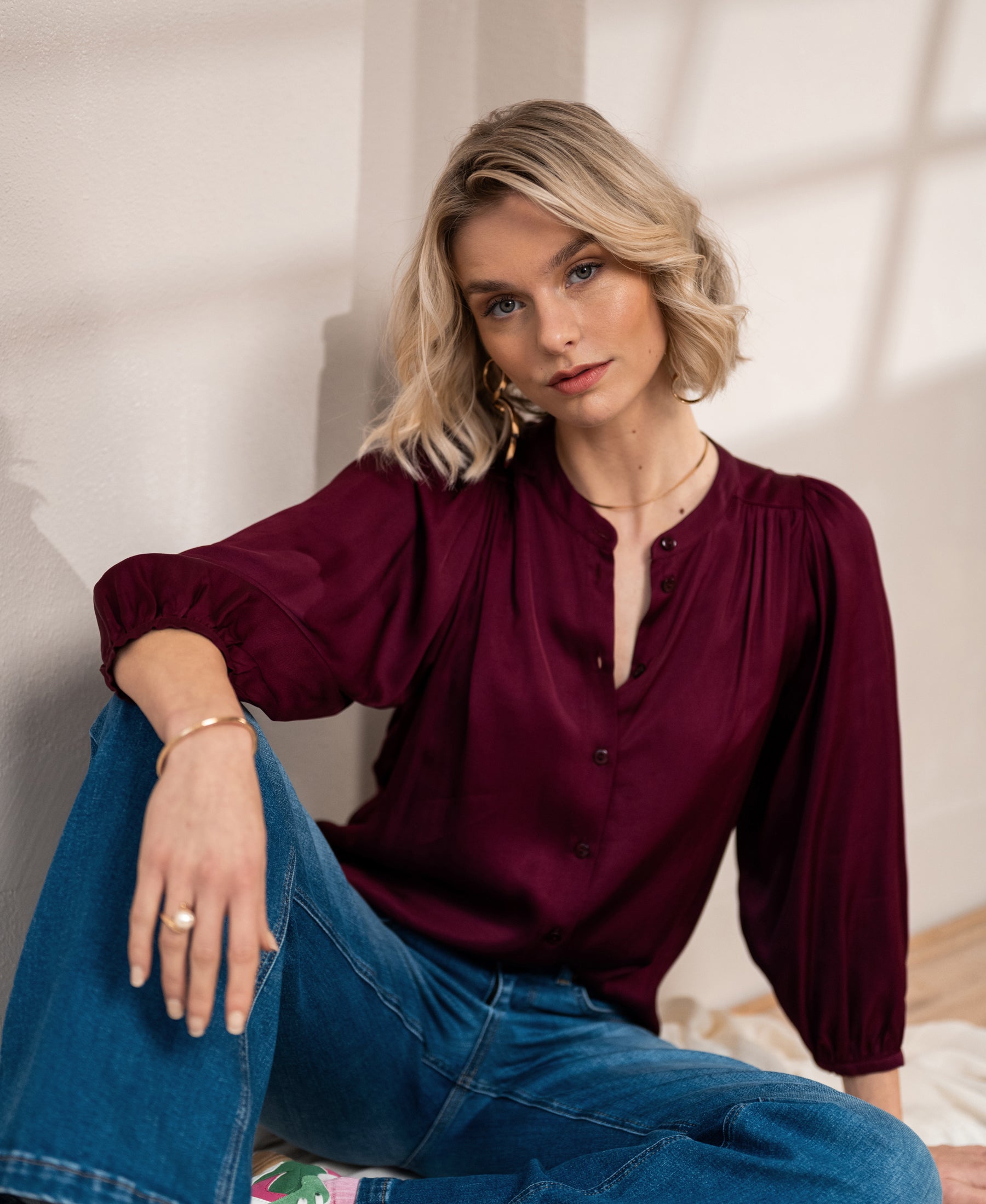 Satijnen blouse LA RAVA Wijnrood