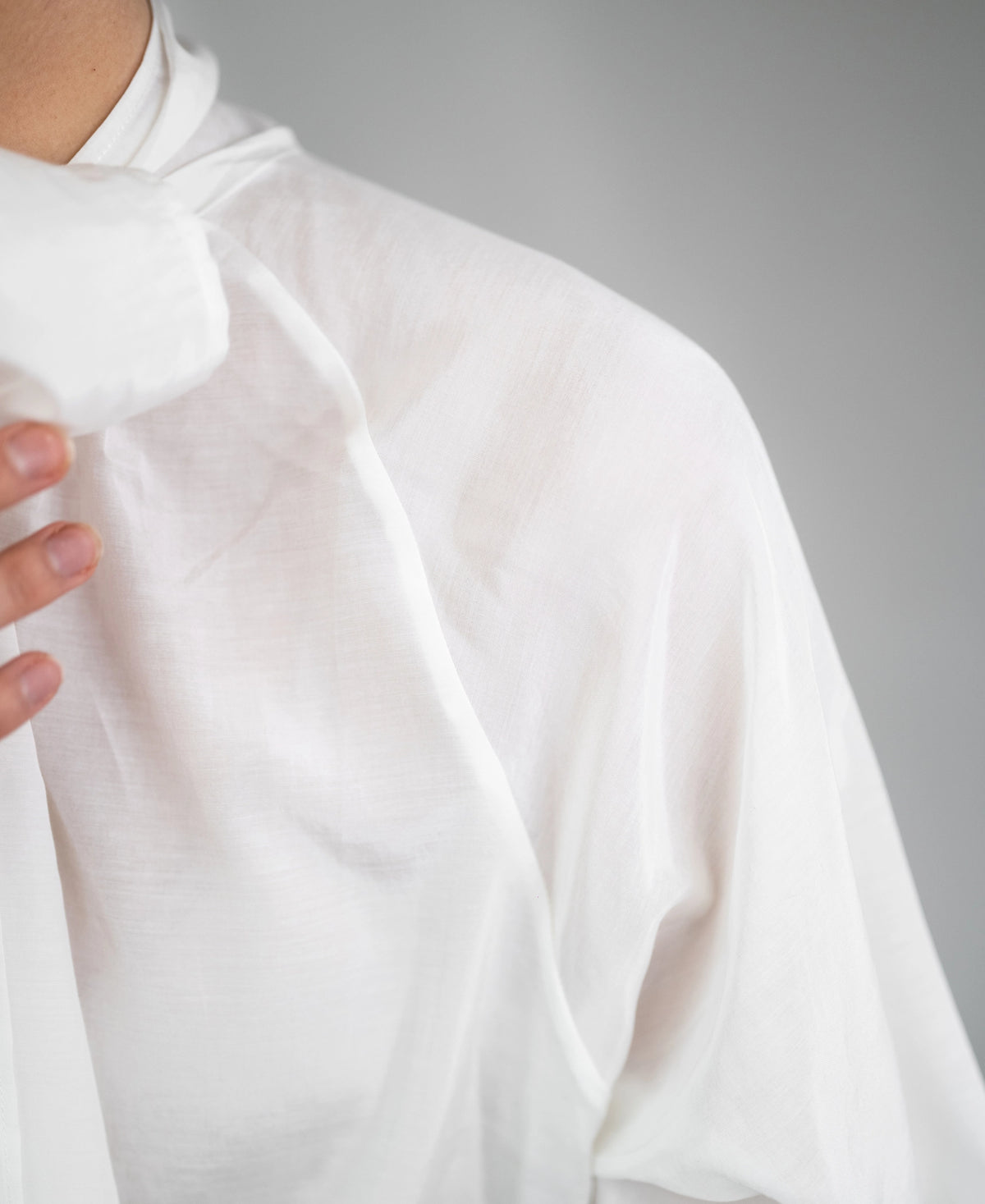 Voile-Bluse mit Schleifendetail LA SATINEE cremeweiß