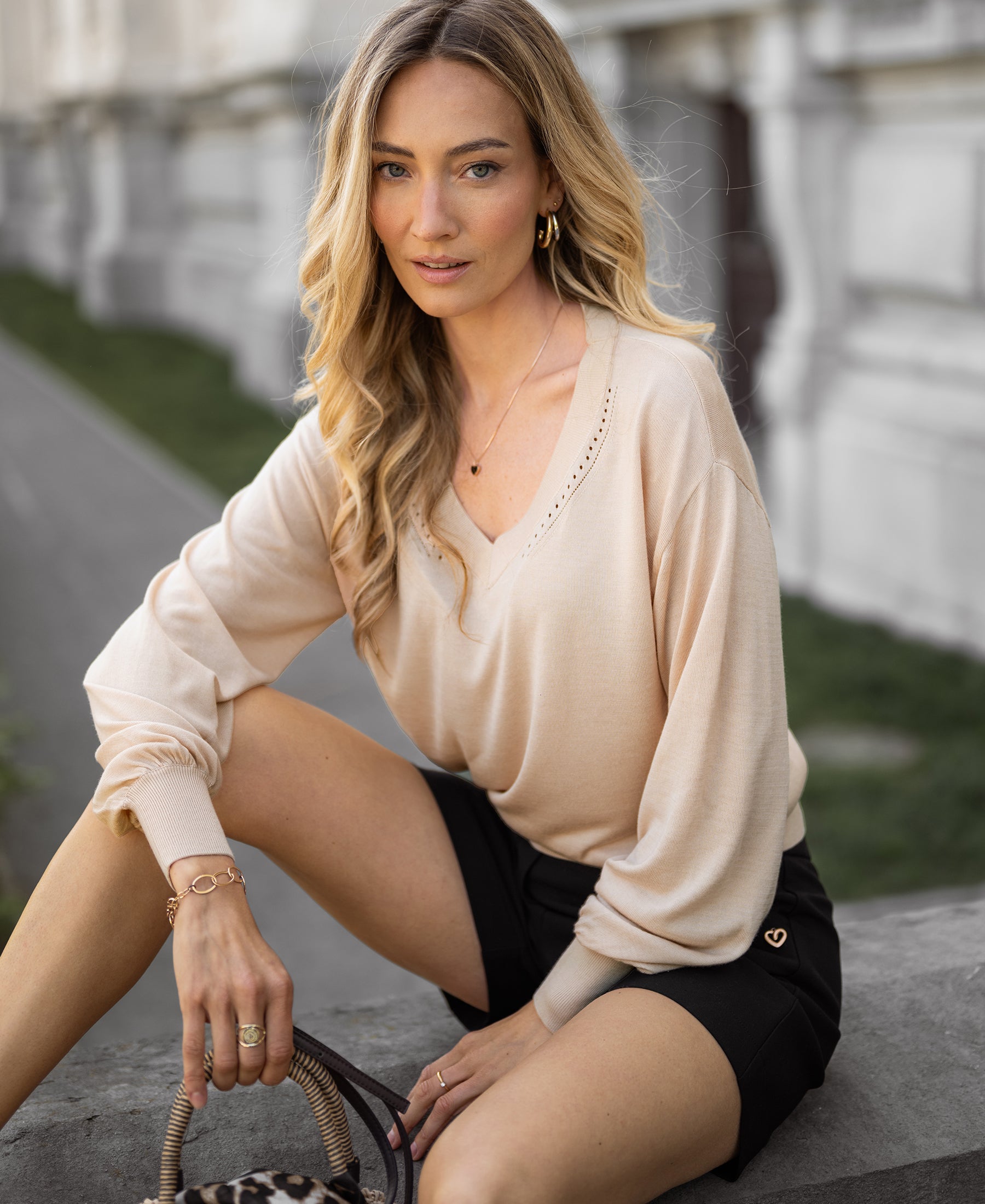 Sommerpullover LE VENDREDI hellsandfarben - aus Seide