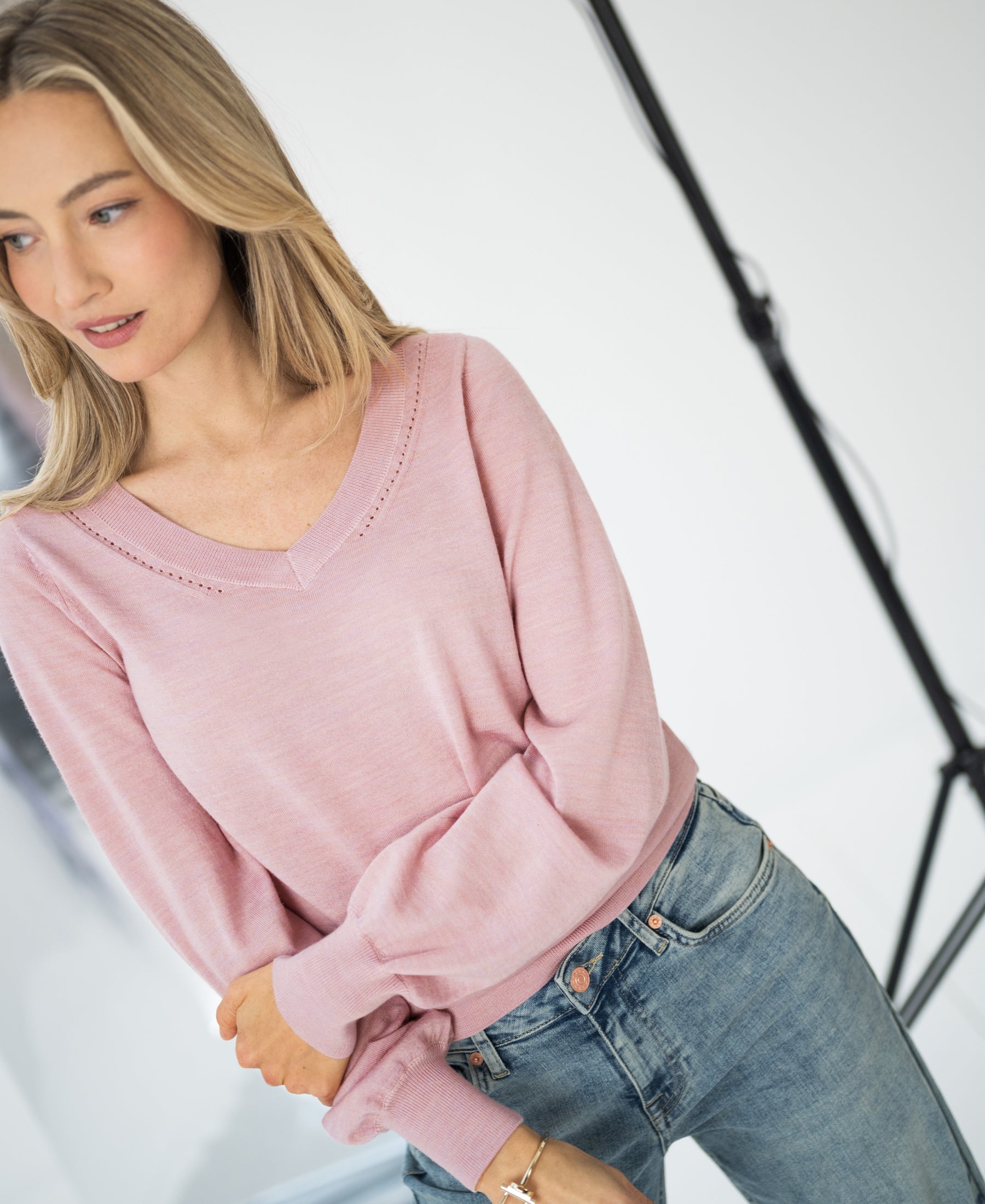 Merino V-hals trui LA VILLE Roze