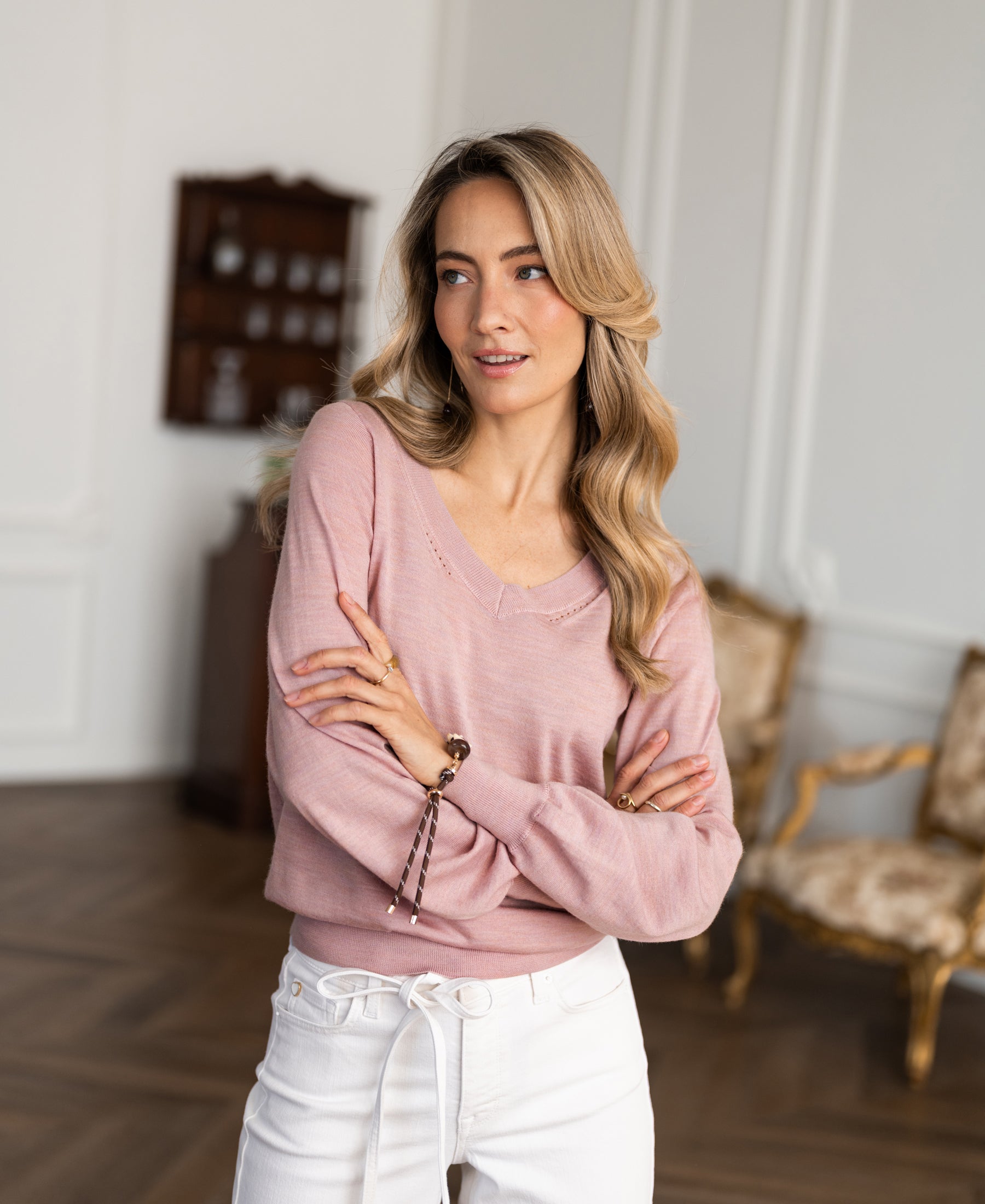 Light pink Merino wool V-neck sweater LA VILLE by PLEIN PUBLIQUE, shown from the front.
