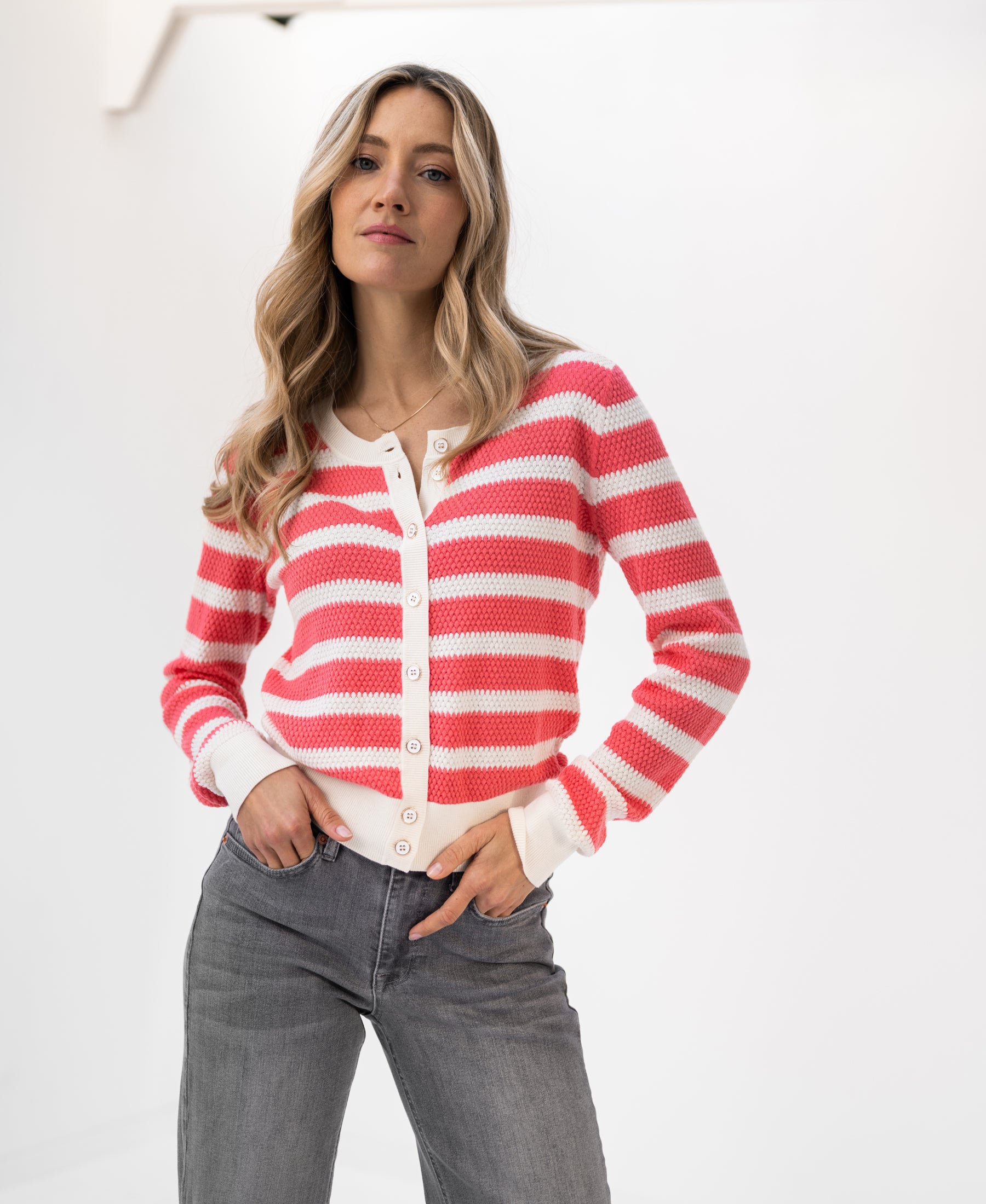 Gestreifte Strickjacke L'ARLES Elfenbein-Rosa