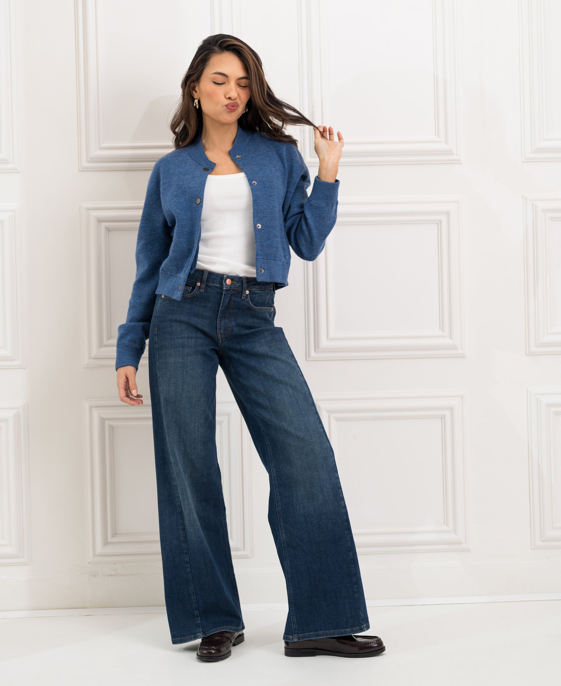 PLEIN PUBLIQUE wide leg jeans in blue denim, style LE SPICE Blue heritage, shown from the front.