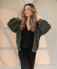 Flauschige Strickjacke LA CHERIE Army