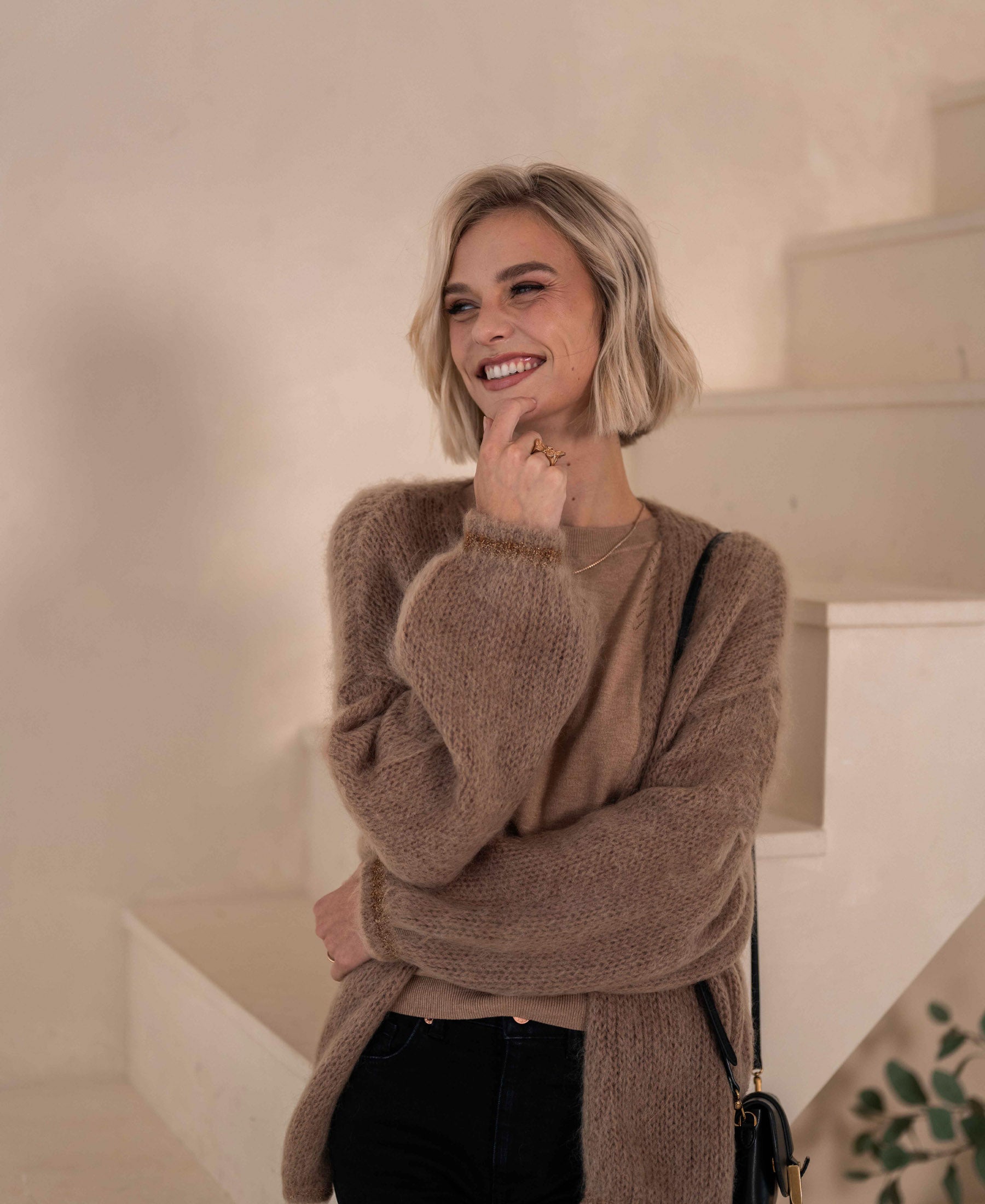Flauschige Strickjacke LA CHERIE hellbraun