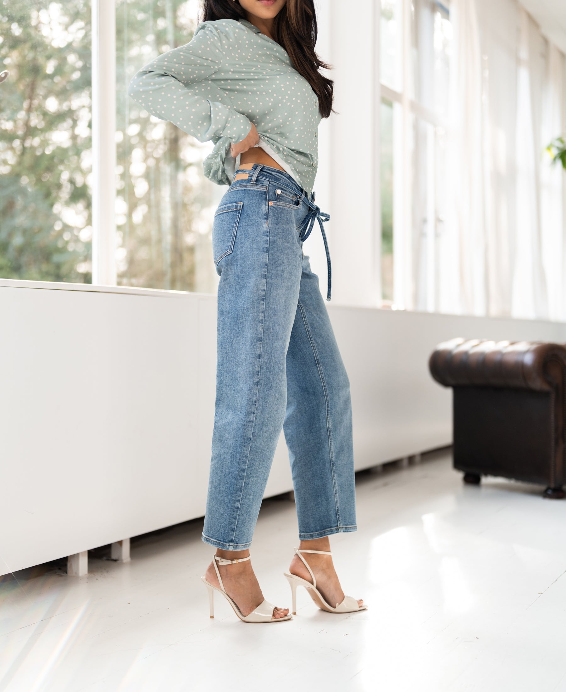 Light stone wash cropped jeans.