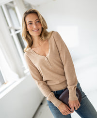Merinotrui met knoopdetail LA MADELEINE Soft Camel