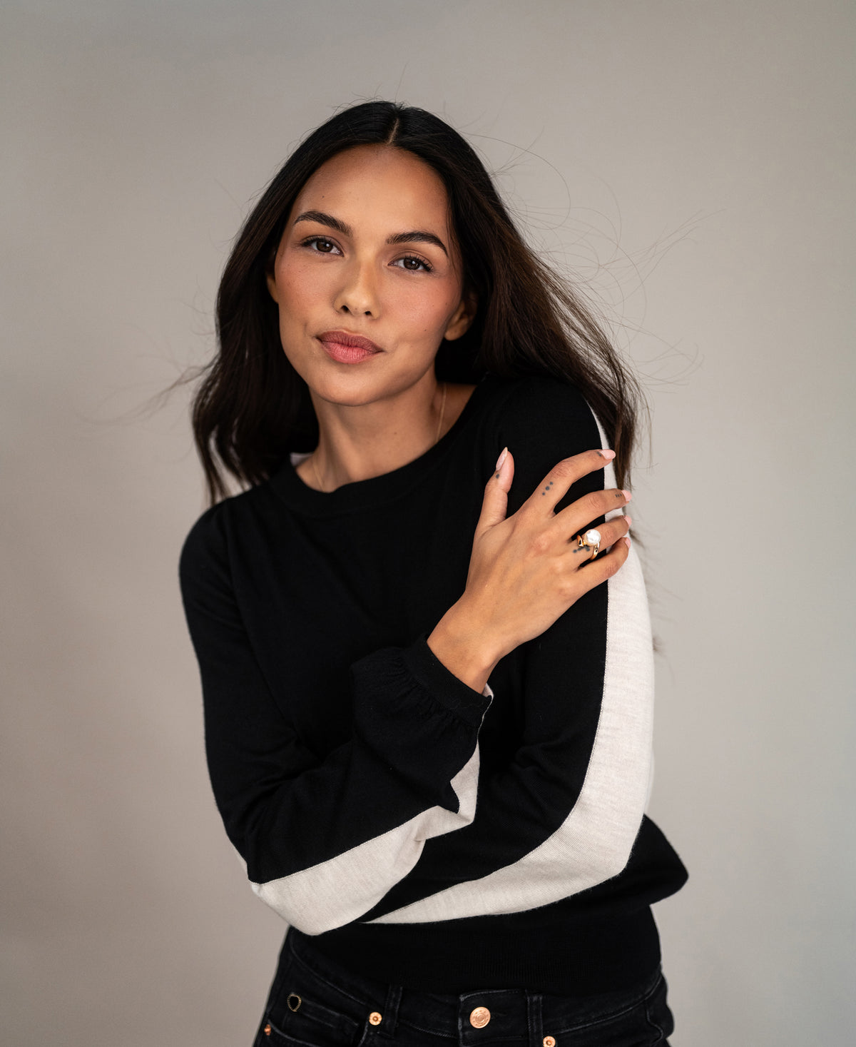Two-Coloured Merino Sweater LE MIROIR Black - Sand
