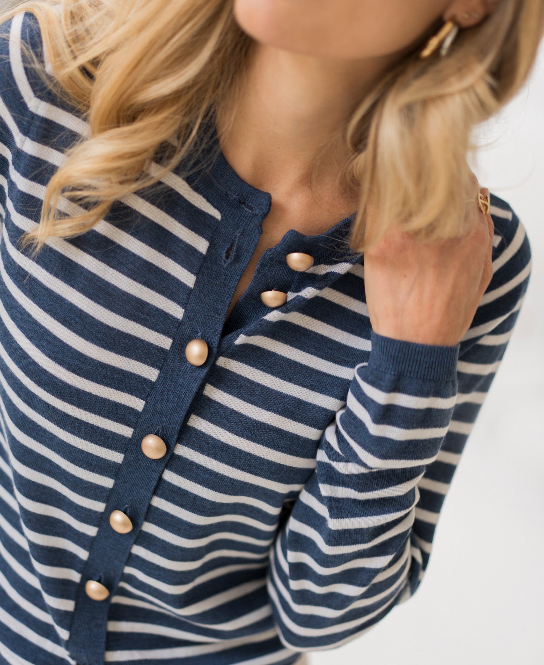 Gestreifter Cardigan LA MONACO Denimblau-Ivory