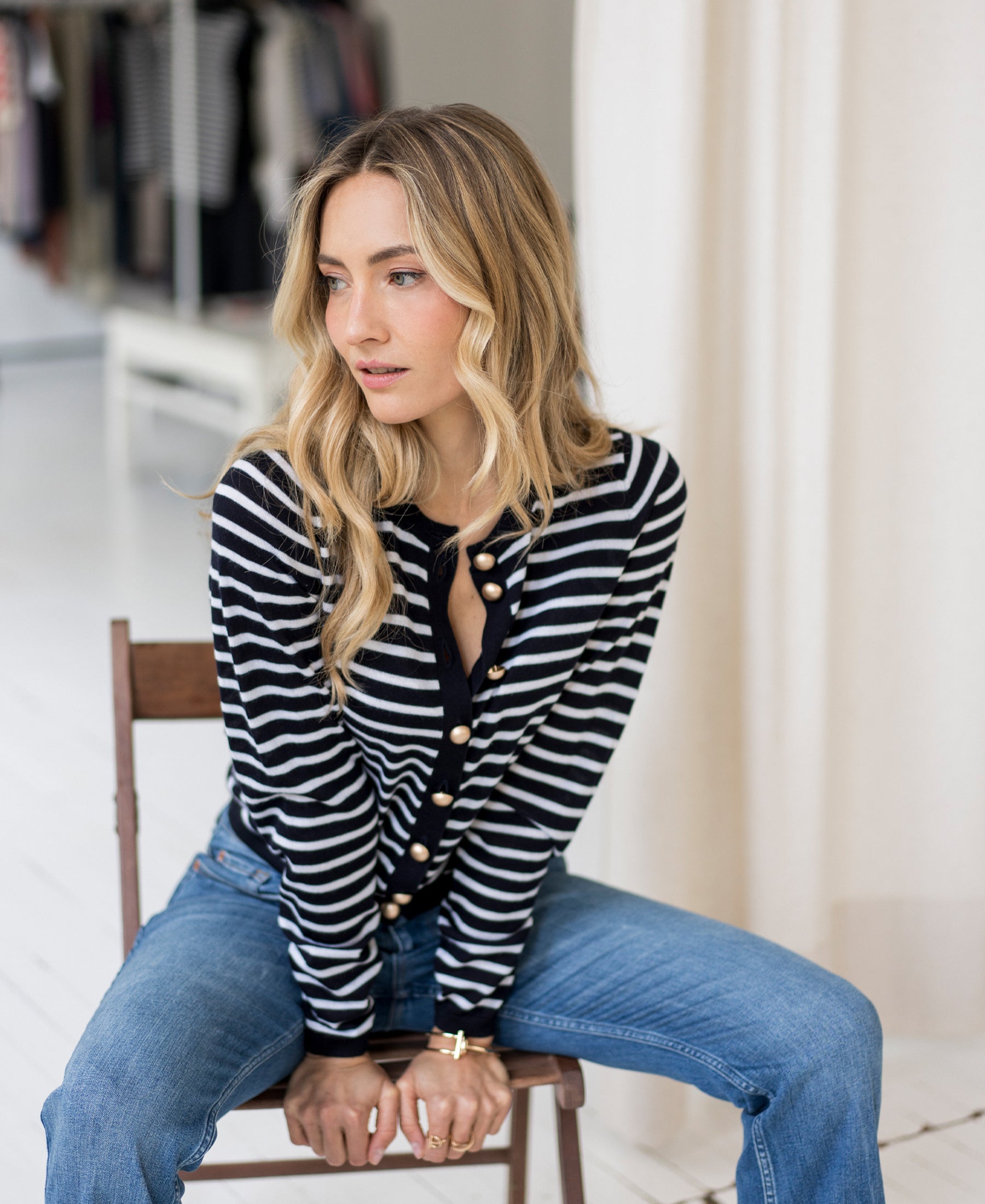 Gestreifter Cardigan LA MONACO Dunkelblau-Ivory