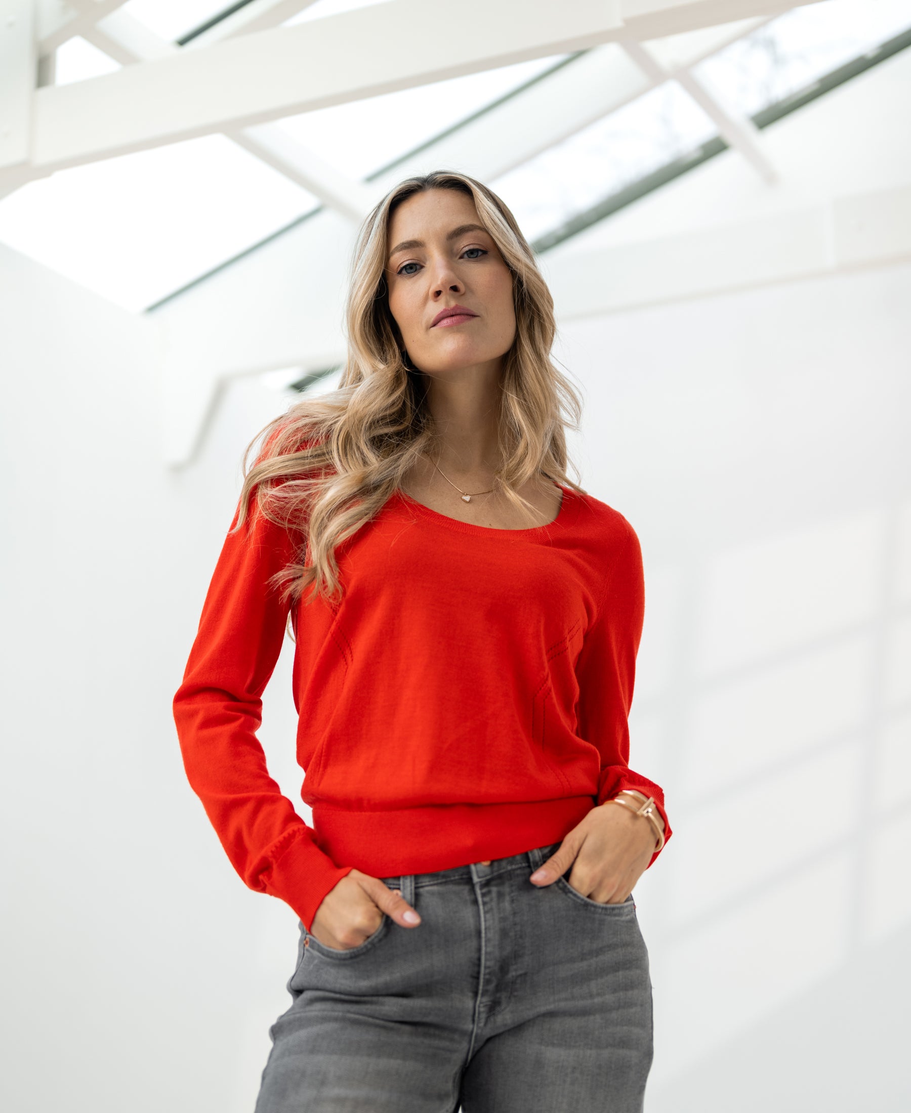 Trui met lage ronde hals LA NAOMI Koraalrood
