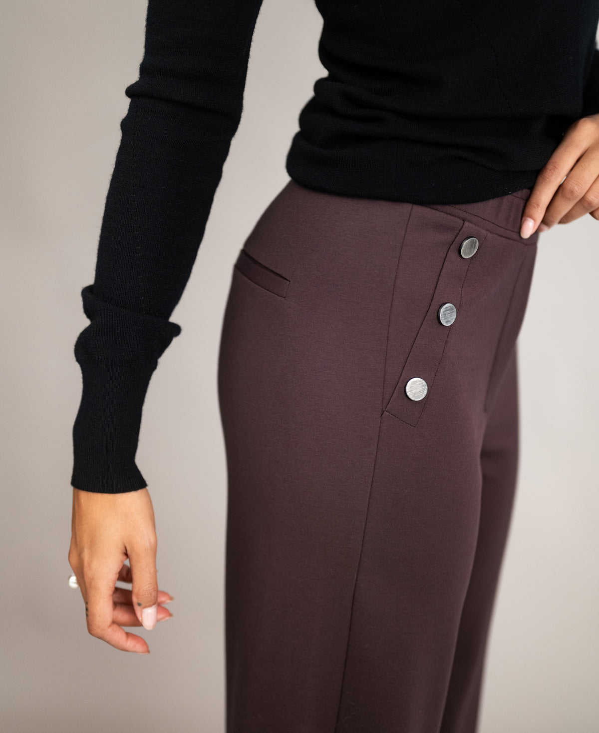 Travel trousers LA NOAN Deluxe bitter cocoa
