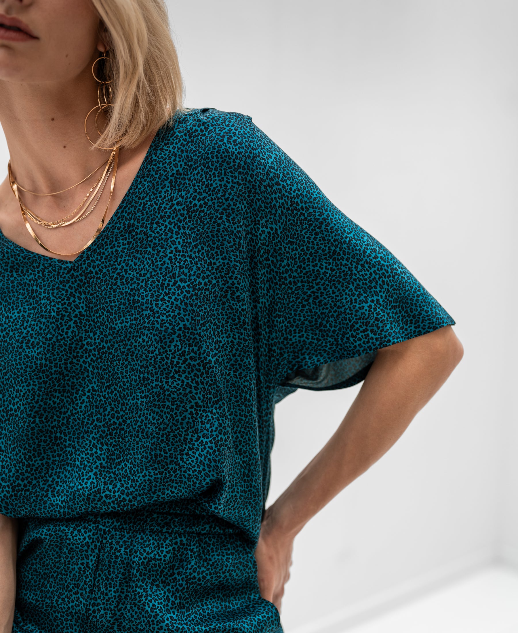Blousetop LA NOEMIE Petrol print