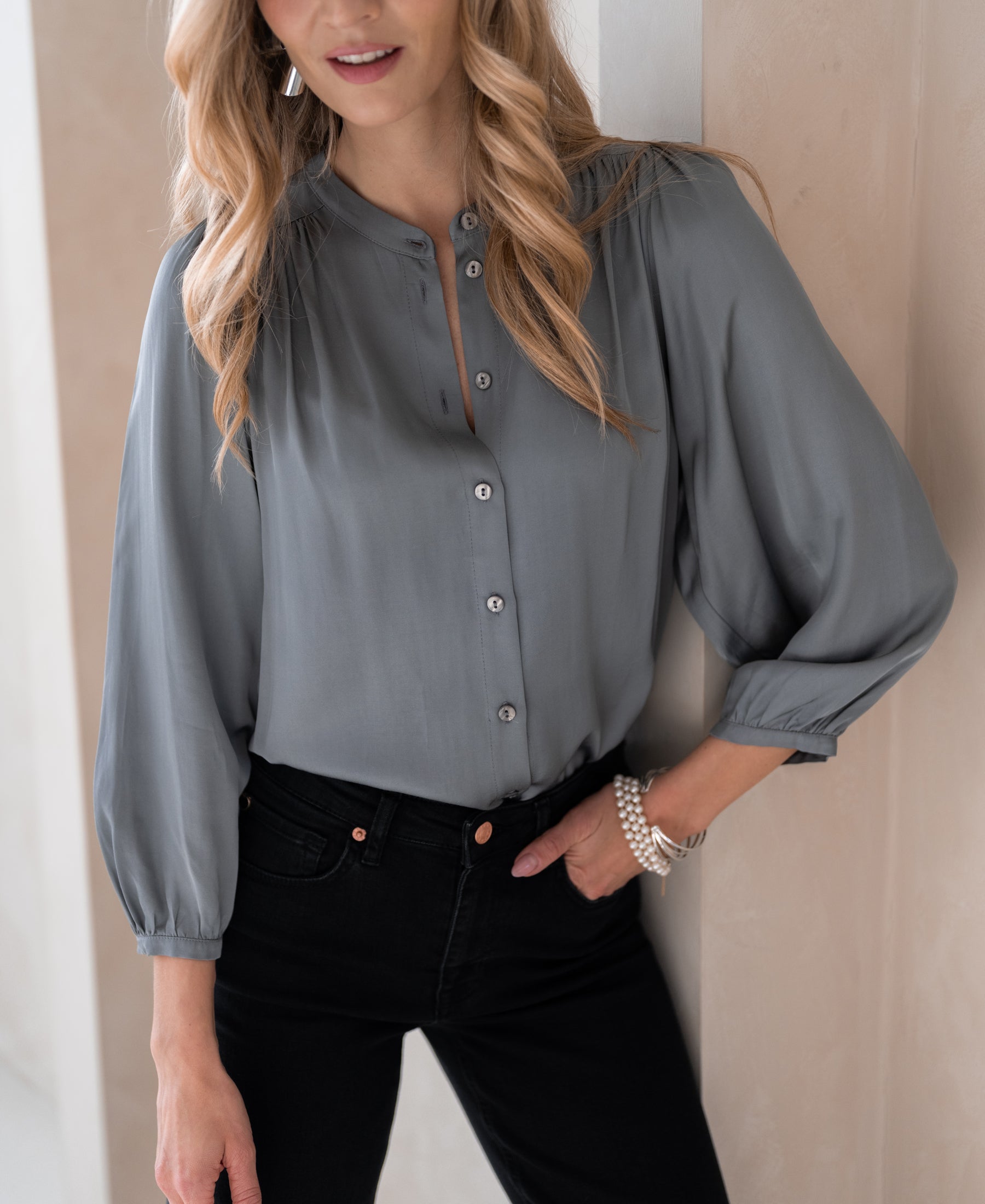 Satinbluse LA RAVA Grau
