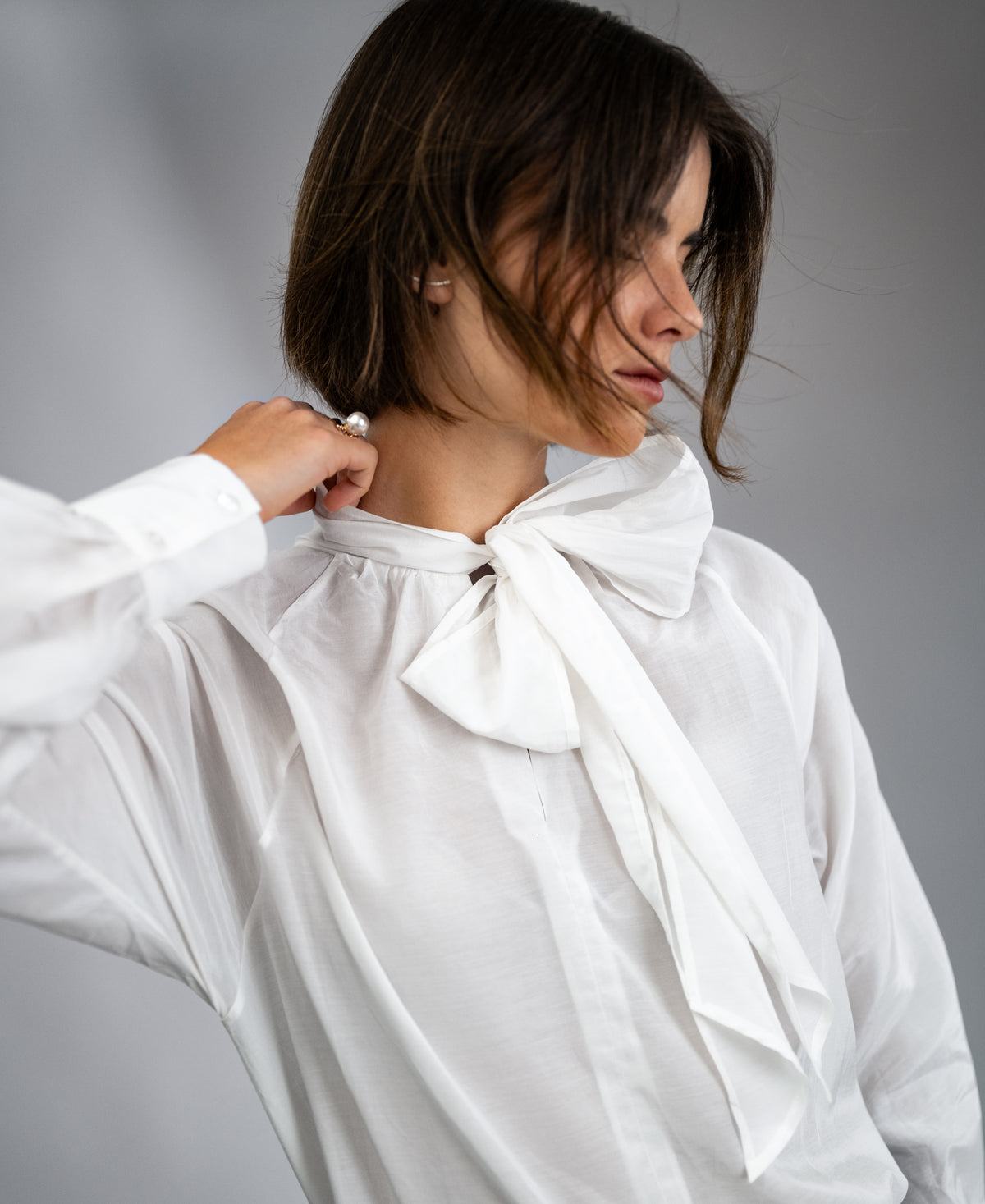 Voile blouse met striklinten LA SATINEE Ivoorwit