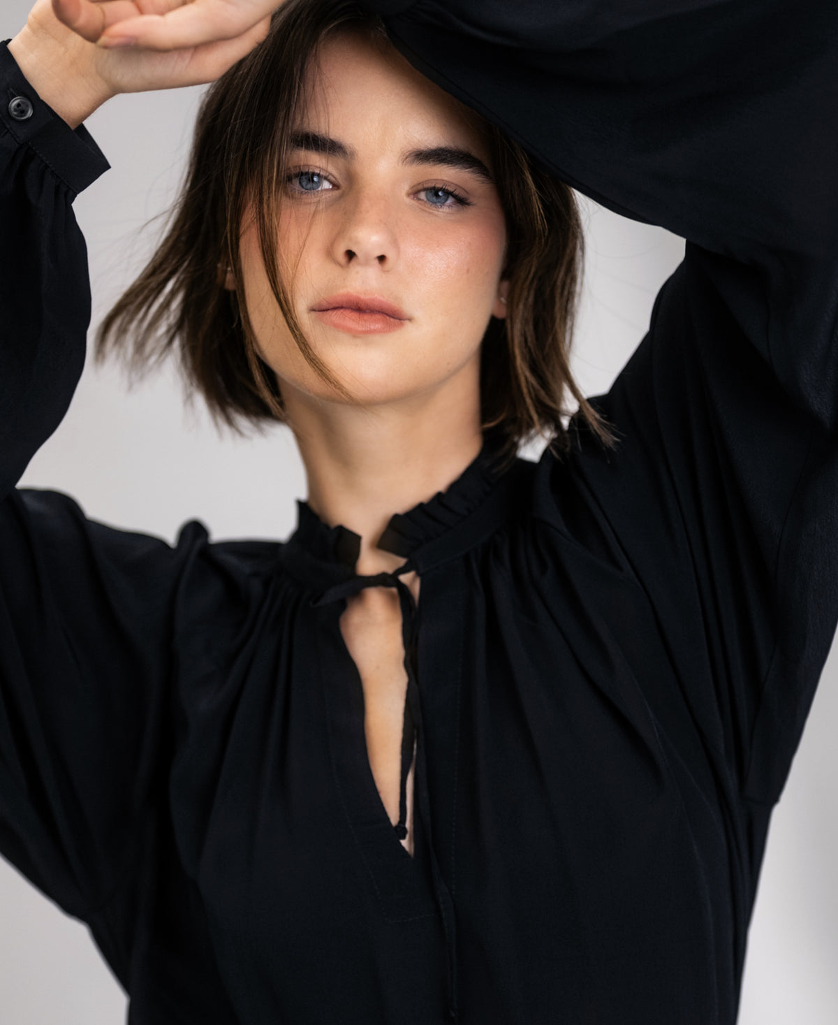 Blouse met strikkoordjes LA SOLENE Zwart