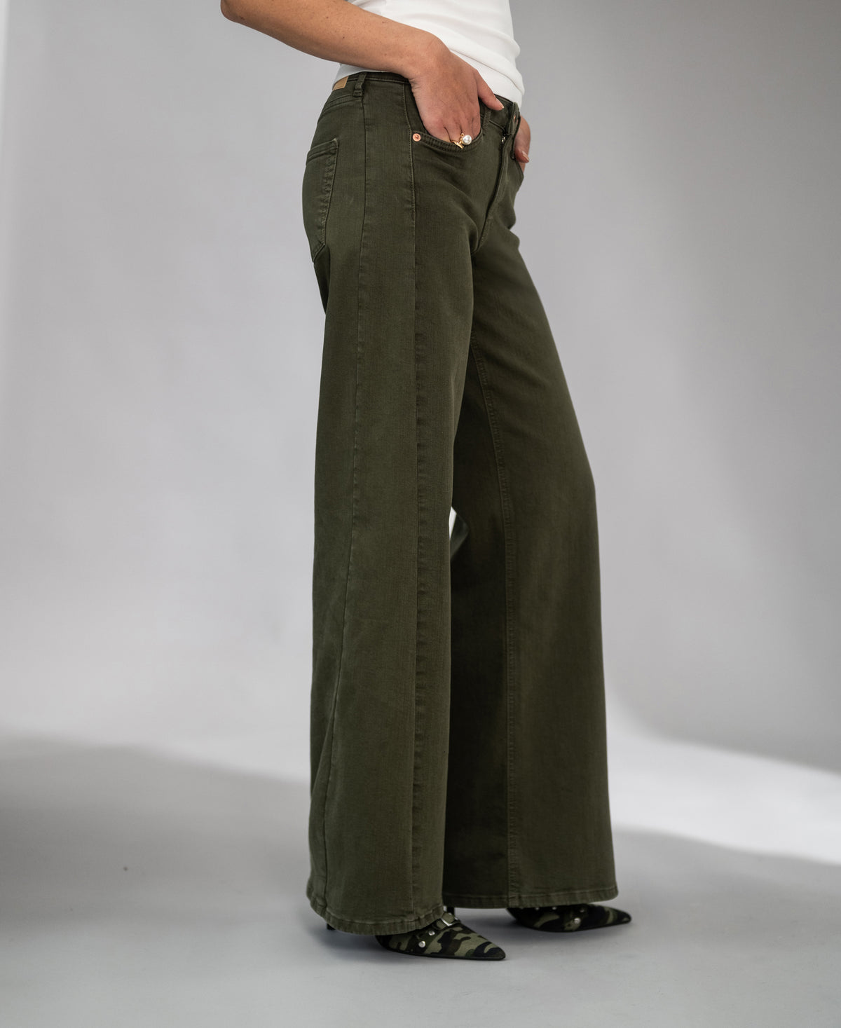 Wide leg jeans LE SPICE Army