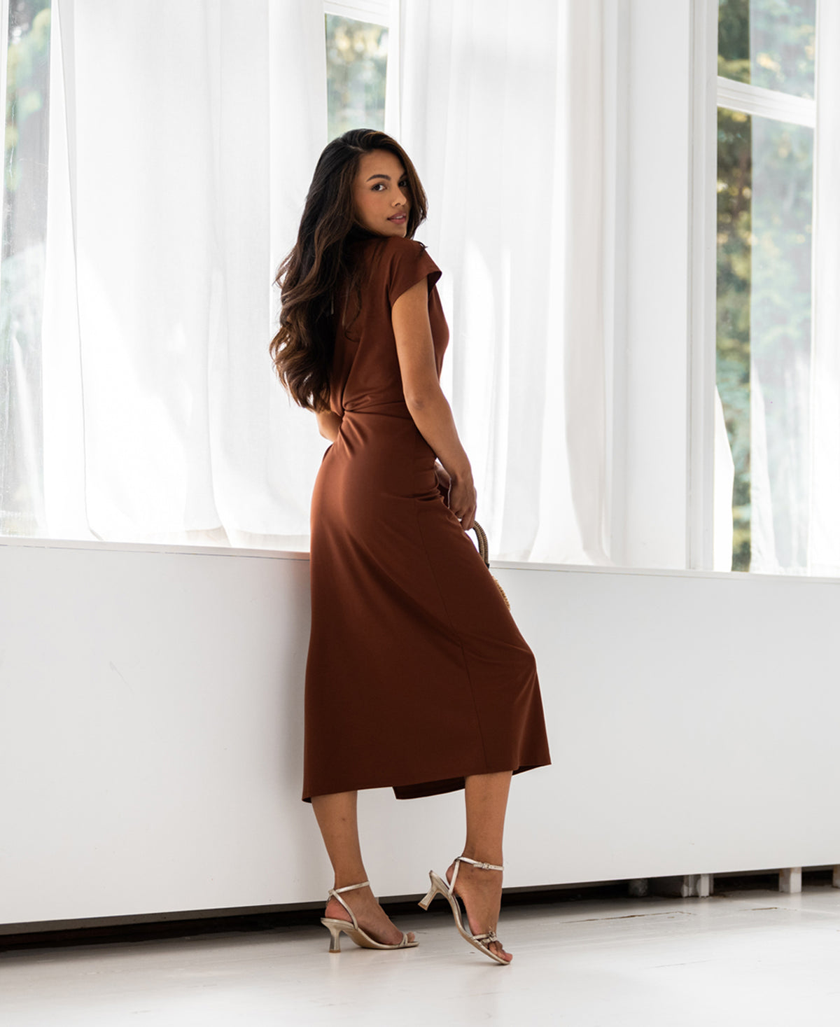 Long camel-coloured dress with turtleneck LA TOULOUSE | PLEIN PUBLIQUE Long camel-coloured dress with turtleneck LA TOULOUSE | PLEIN PUBLIQUE