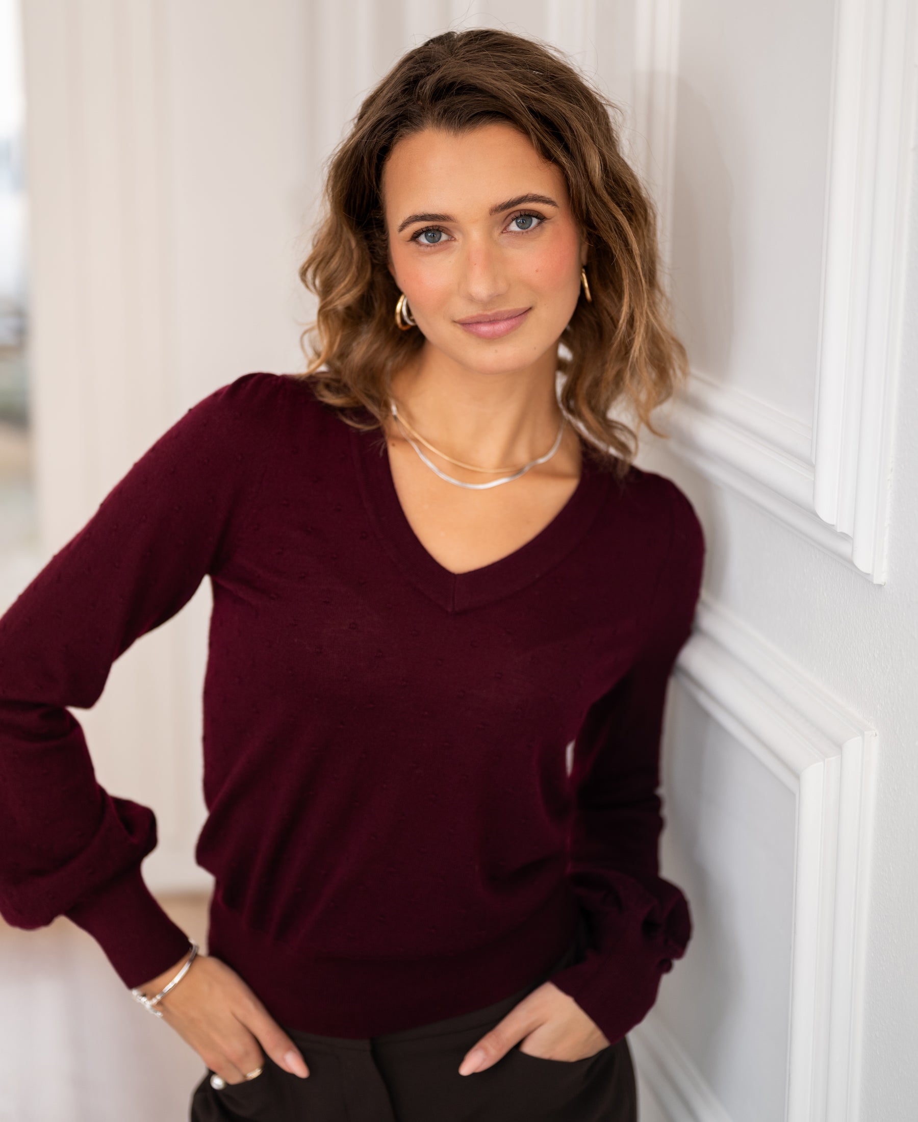 Bordeaux red merino wool V-neck women's sweater | PLEIN PUBLIQUE