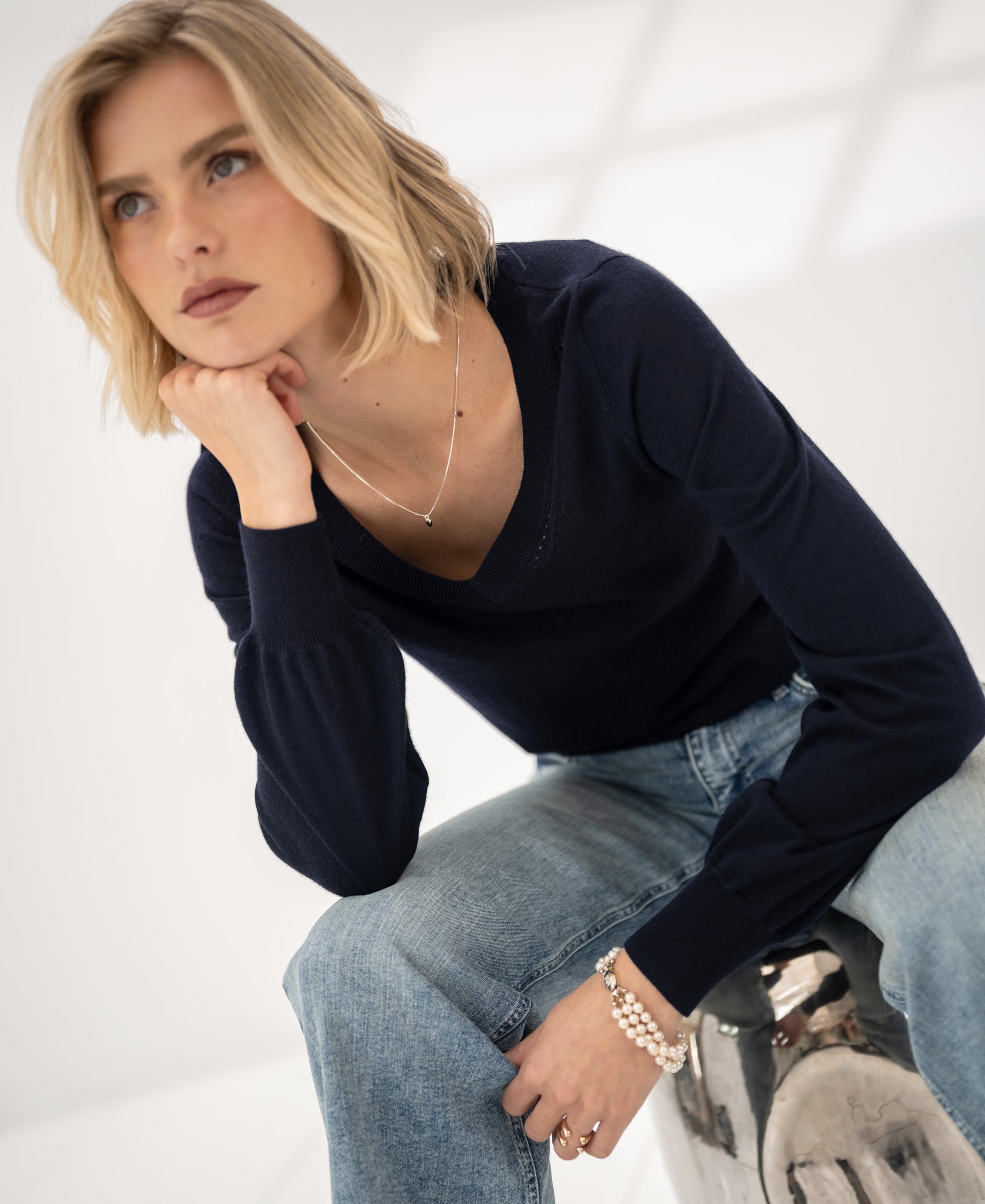 Merino-Pullover mit V-Ausschnitt LA VILLE Dunkelblau