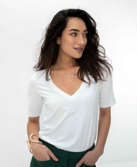V-neck T-shirt LA VERONIQUE White