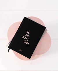 Notizbuch JE NE SAIS QUOI - Schwarz