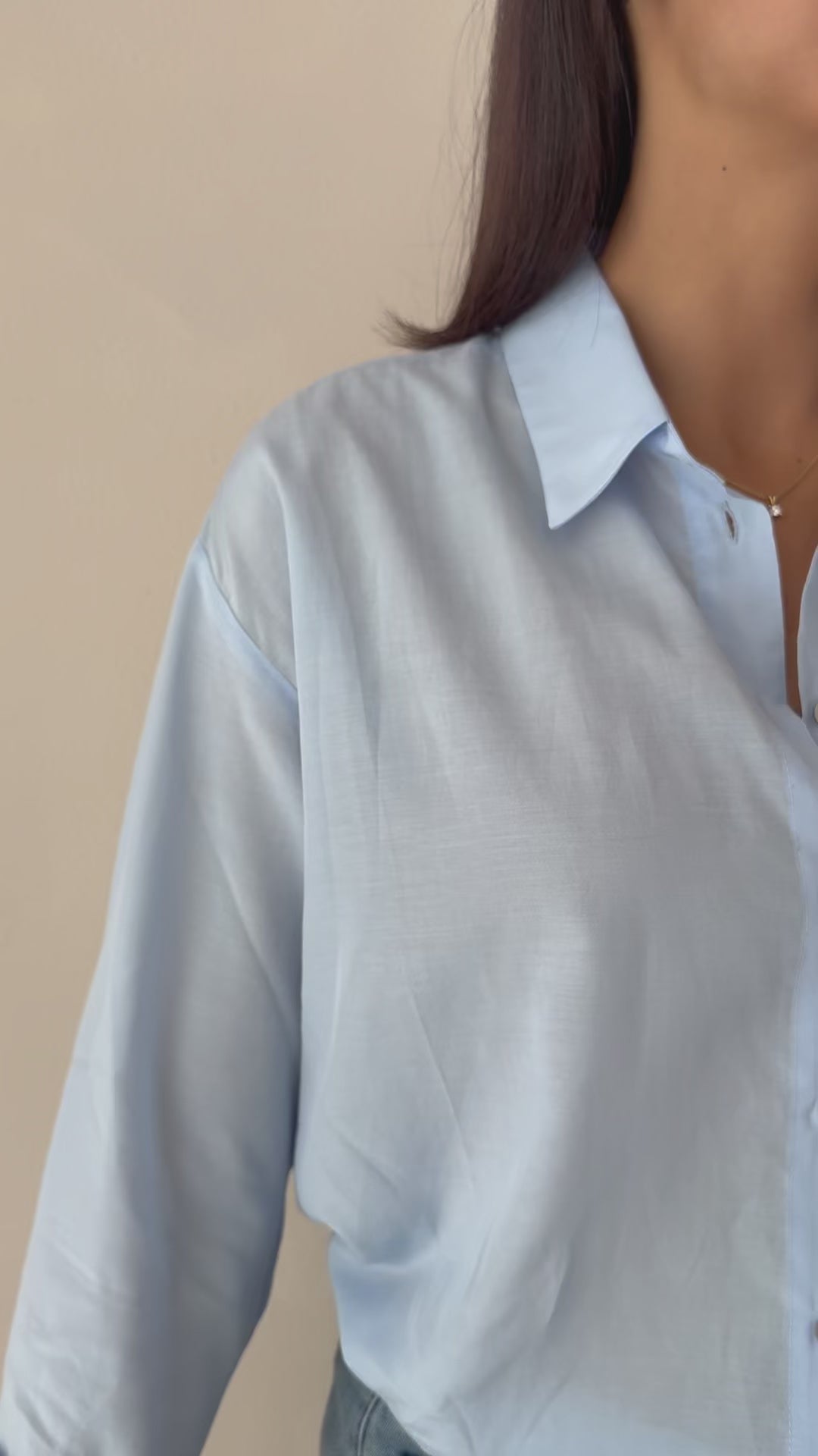 Dünne Oversize-Bluse von LA SOYEUSE Hellblau
