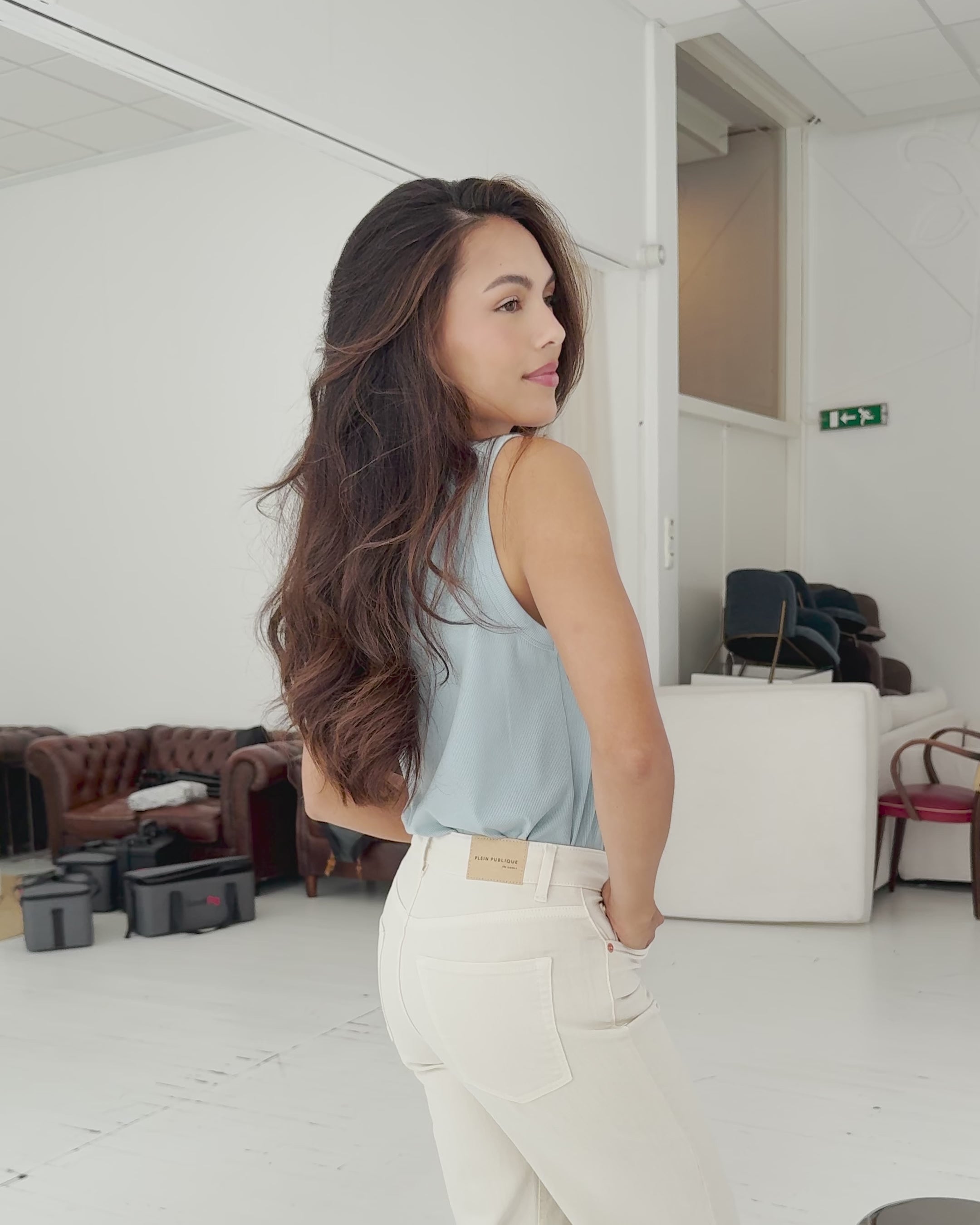 Lyocel basic tanktop met witte jeans